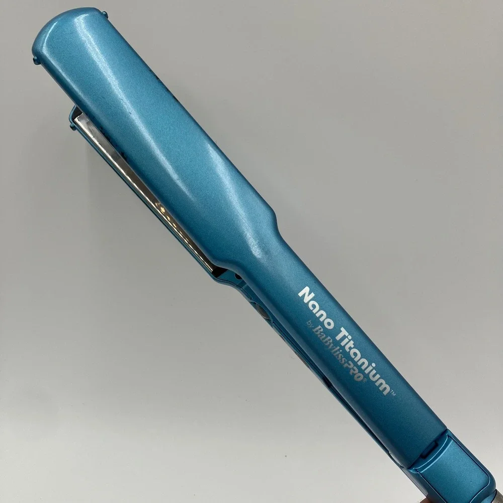 BaBylissPRO Nano Titanium 1 Inch Ultra-Thin Straightening Flat Iron Blue
